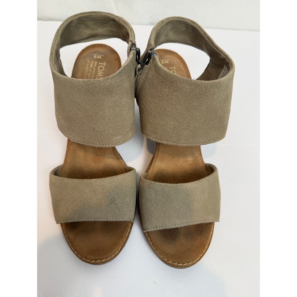 TOMS Taupe Suede Wide Strap Wedge Sandal Back Zip Ankle Size 9W